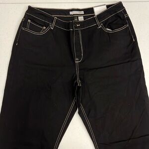 Chico’s Platinum Women’s Capris- New